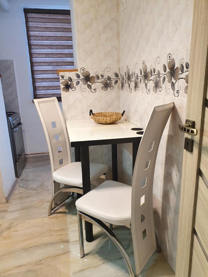 Kriss Apartment Luxury Тиргу-Жіу Екстер'єр фото