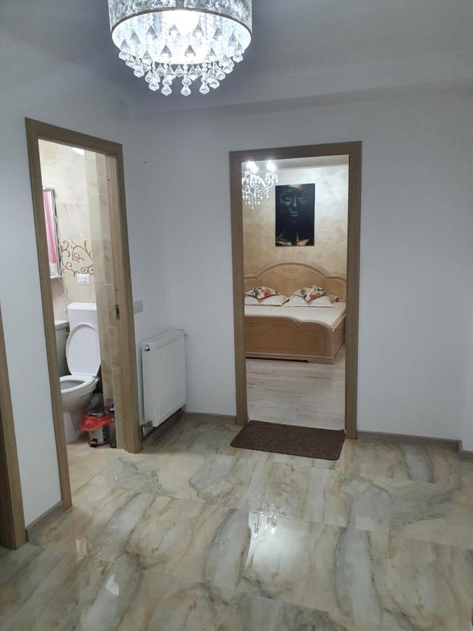 Kriss Apartment Luxury Тиргу-Жіу Екстер'єр фото