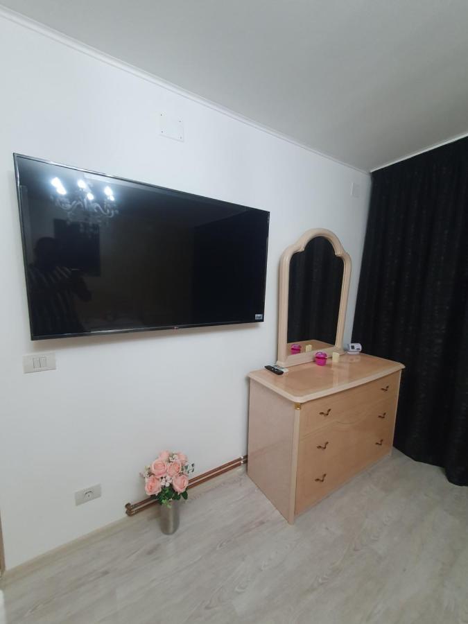 Kriss Apartment Luxury Тиргу-Жіу Екстер'єр фото